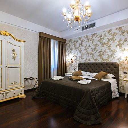 Hotel Mastrodattia Celano Bagian luar foto