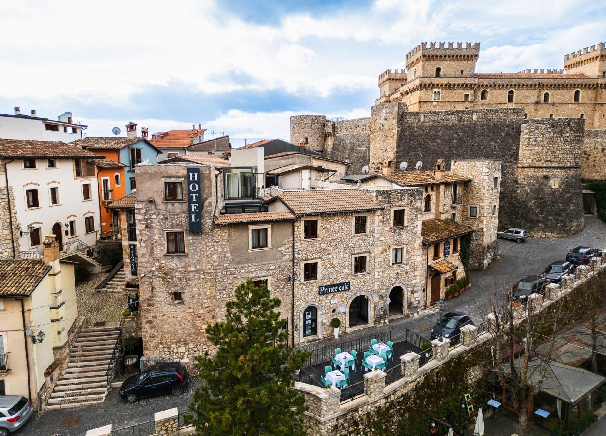 Hotel Mastrodattia Celano Bagian luar foto