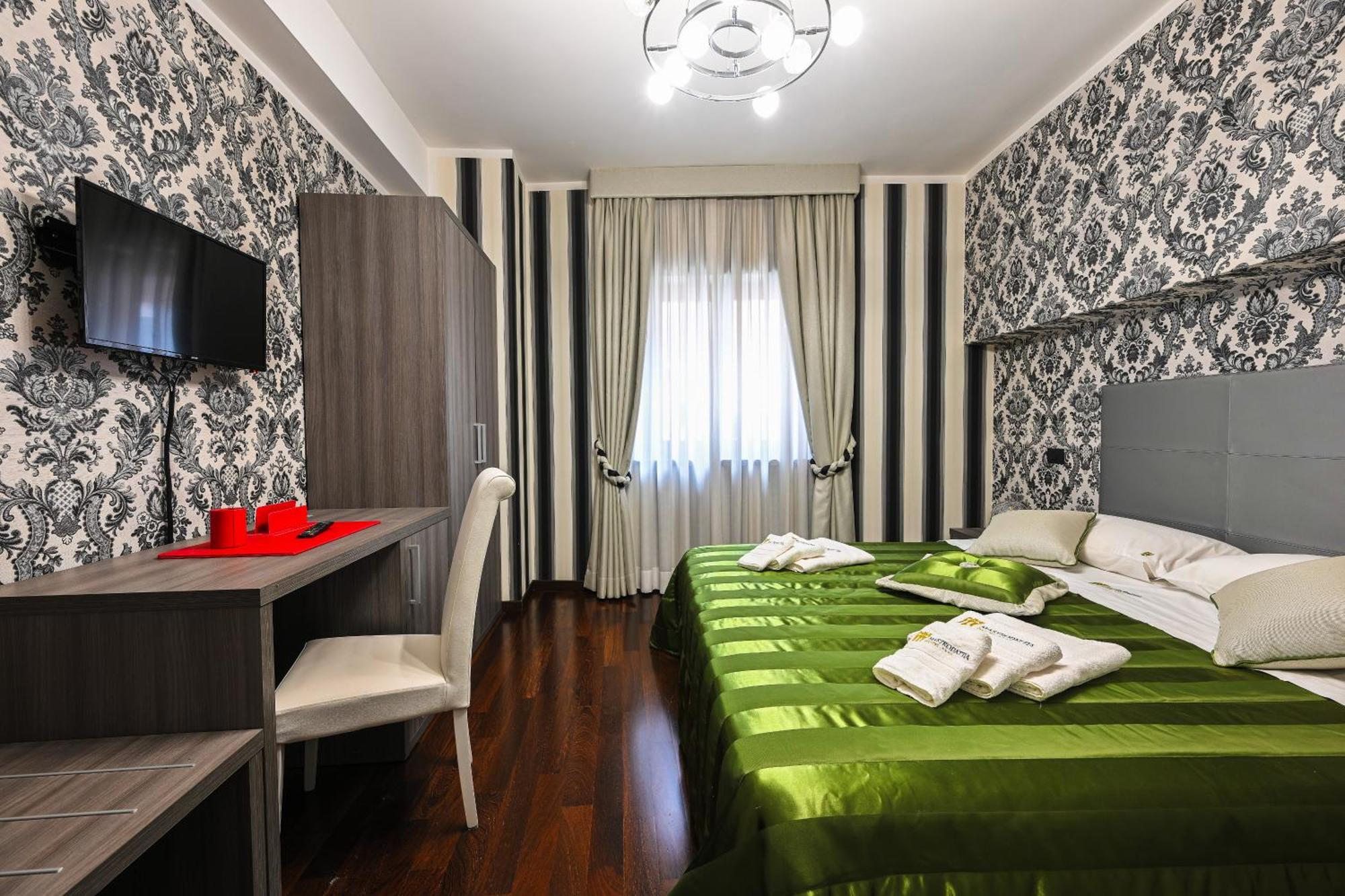 Hotel Mastrodattia Celano Bagian luar foto