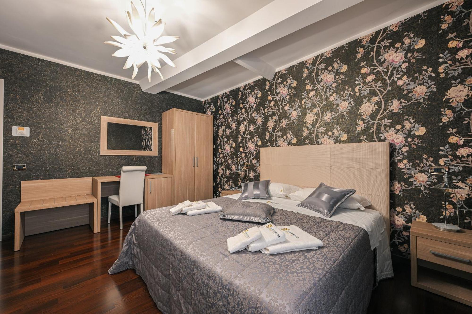 Hotel Mastrodattia Celano Bagian luar foto