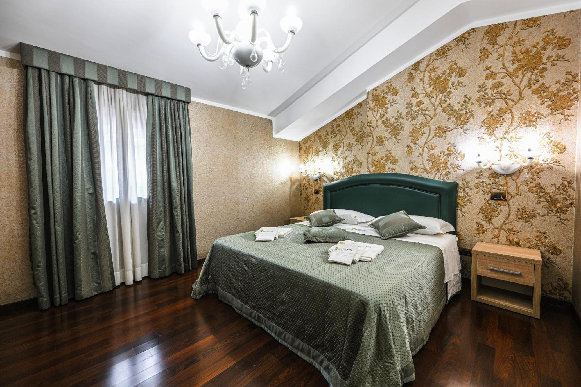 Hotel Mastrodattia Celano Bagian luar foto
