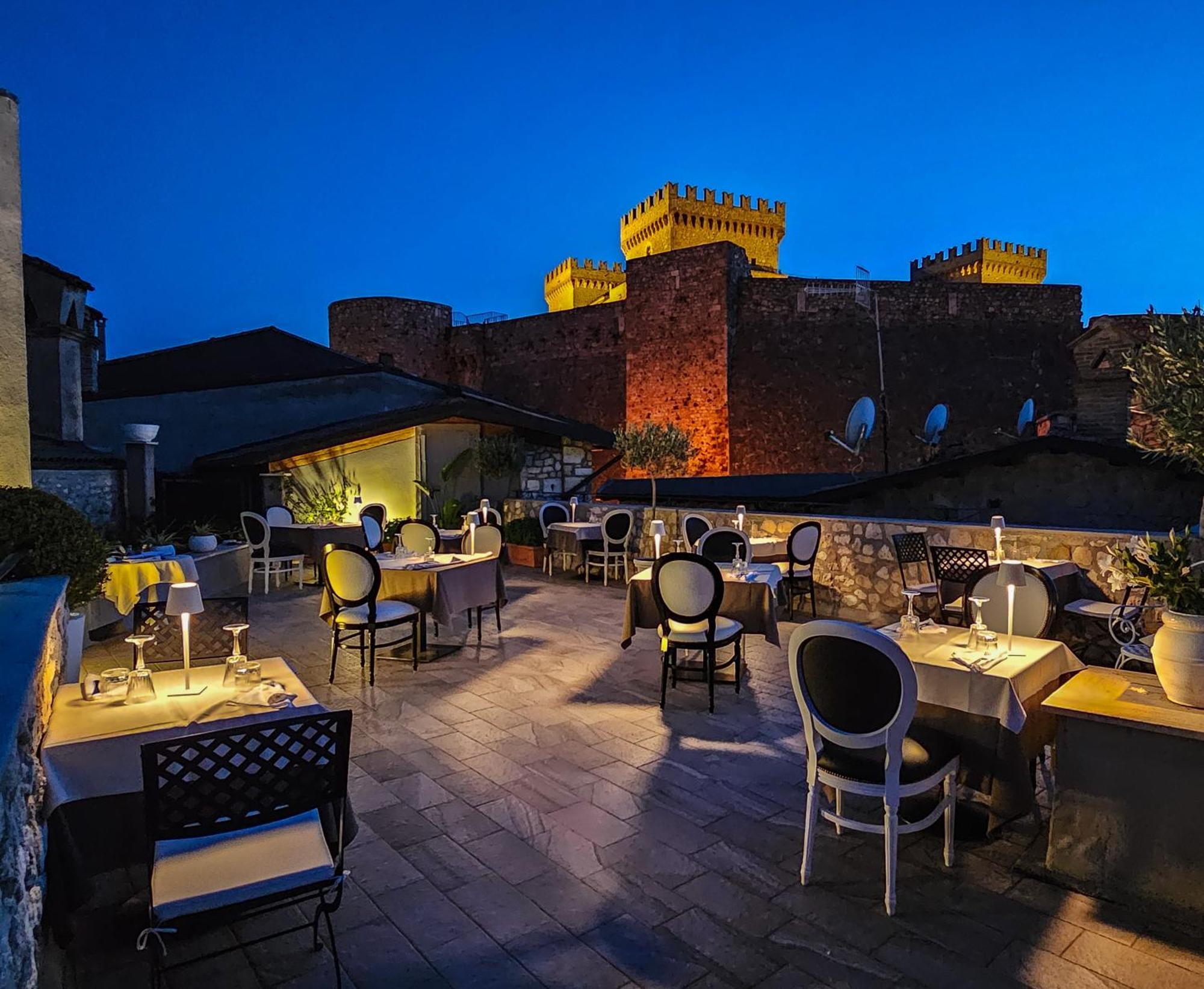 Hotel Mastrodattia Celano Bagian luar foto